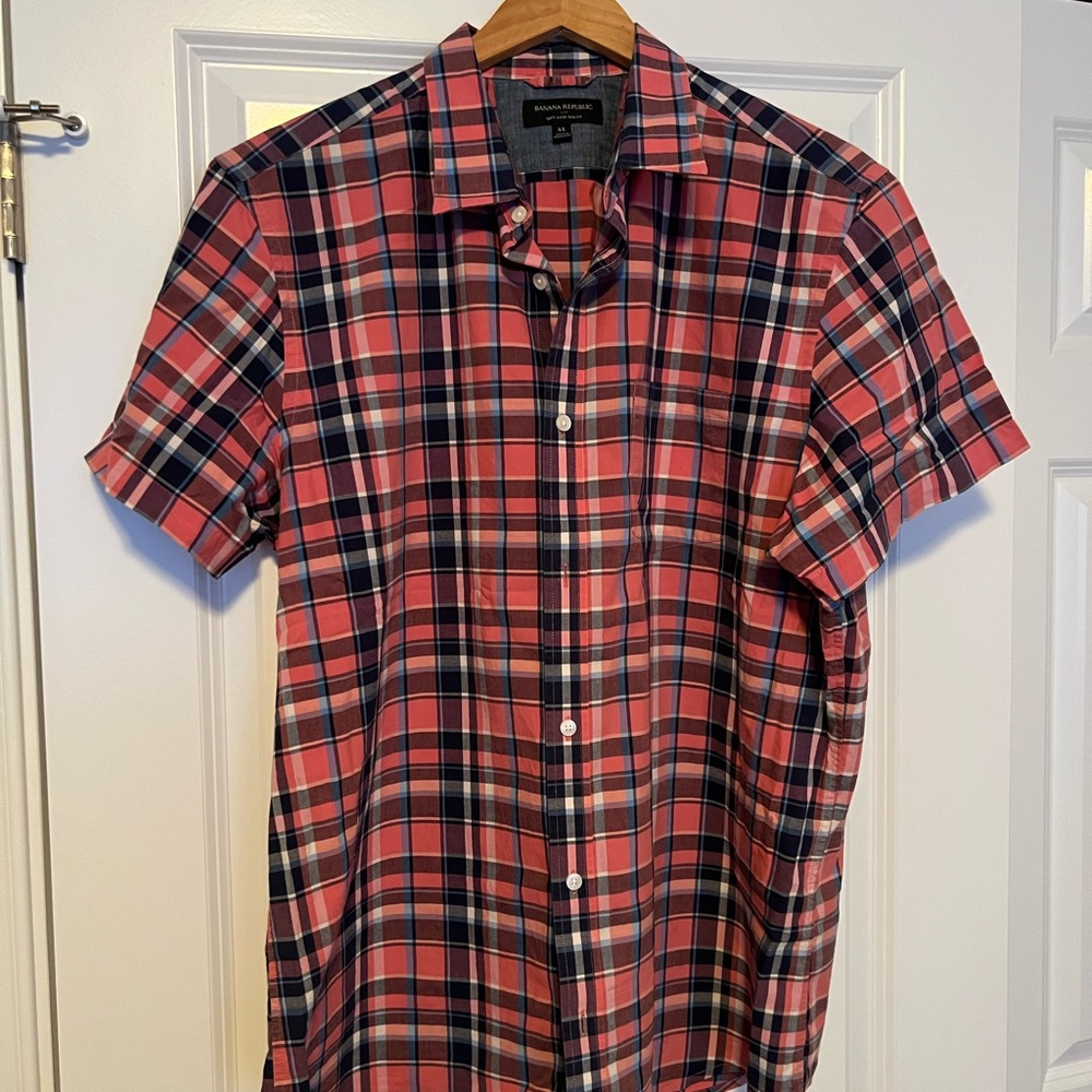 Men’s short sleeve button down